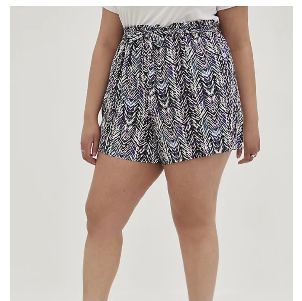 ✨NWT✨Torrid Paperbag Waist Shorts